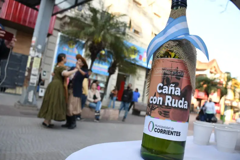 Corrientes mantiene viva la tradición de la caña con ruda: conocé los siete puntos donde se podrá compartir el ritual