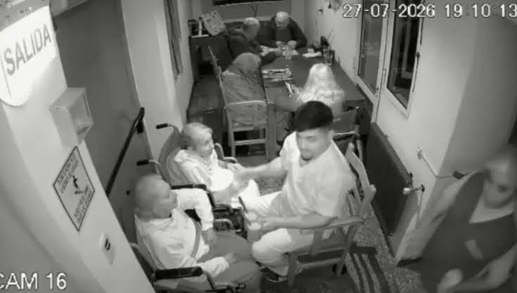 Detuvieron pero liberaron al cuidador que maltrató a dos abuelas en un geriátrico: la acusación