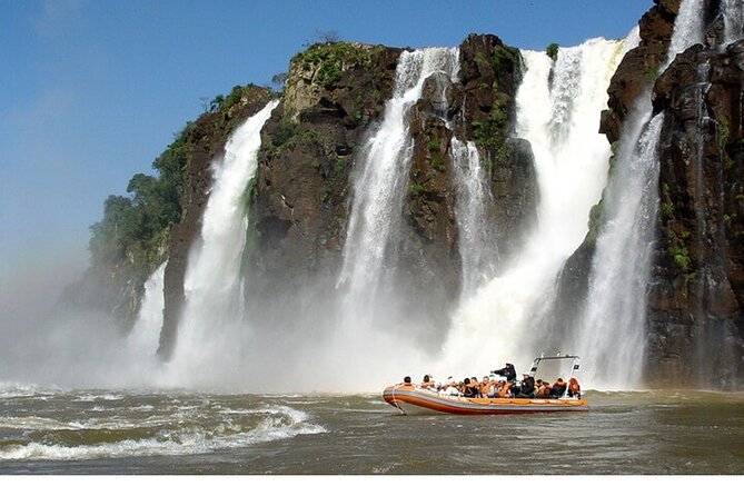 Tragedia en las Cataratas del Iguazú: murió un turista tras el vuelco de una embarcación