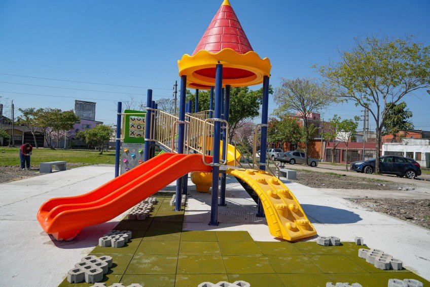 Mejoras en espacios públicos de la ciudad: avanza la remodelación integral de la plaza San José