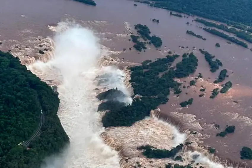 El Parque Nacional Iguazú restringe el acceso por la crecida del río