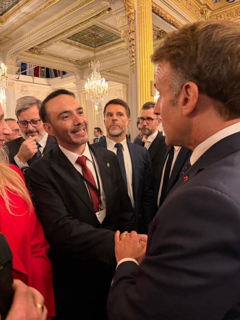 Ante Macron y empresarios europeos, Valdés llevó el potencial productivo de Corrientes