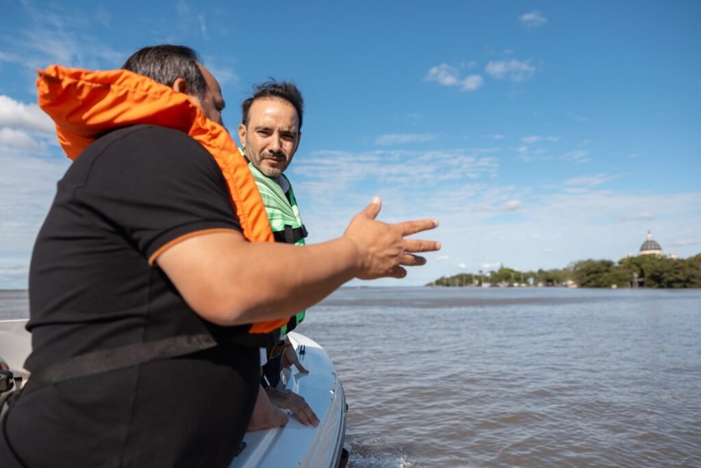Itatí: El Gobernador continúa recorriendo las zonas afectadas por la crecida del Paraná